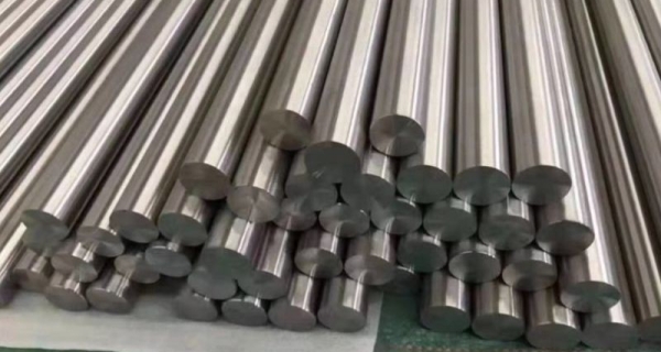 What is a Titanium Round Bar? Its Uses and benefits Image